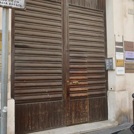 Апартаменты Domus Cavour Чивитавеккья Экстерьер фото